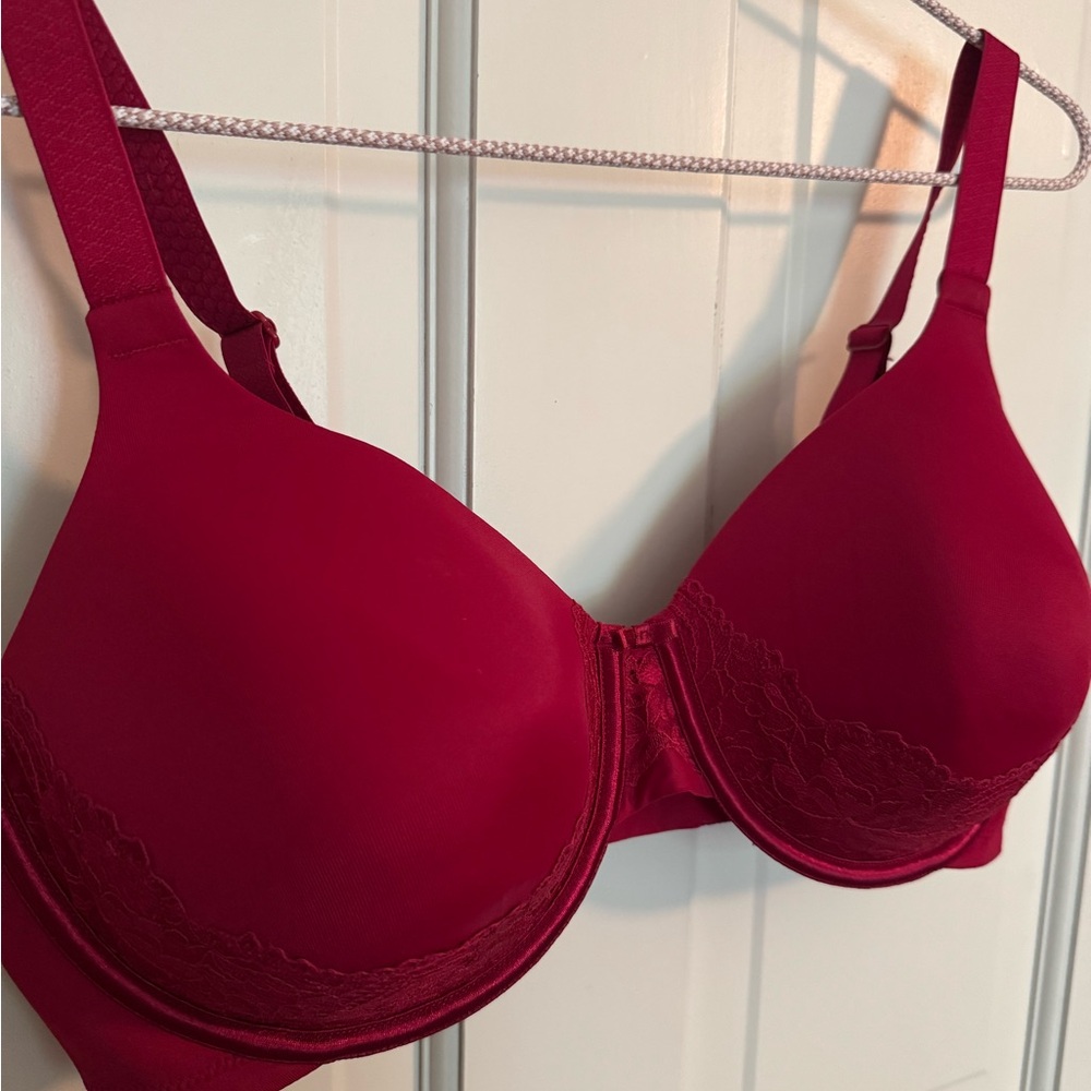 Vanity Fair Red Seamless Bra with Adjustable Straps